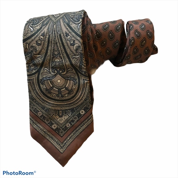 Bloomingdale’s Silk Paisley Tie - Picture 1 of 5